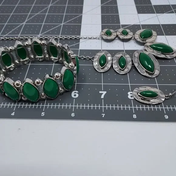 Necklace Bracelet Pierced Earrings Set Emerald Green Faux Stone Silver Tone 21" - Picture 8 of 8
